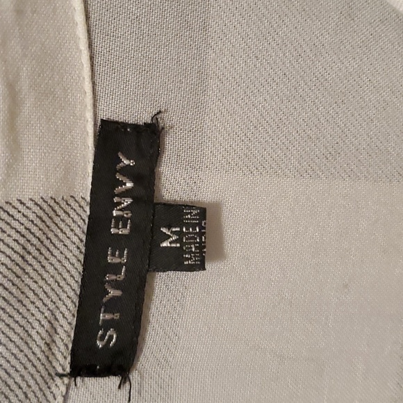 Short sleeve checkered shirt - Picture 2 of 8